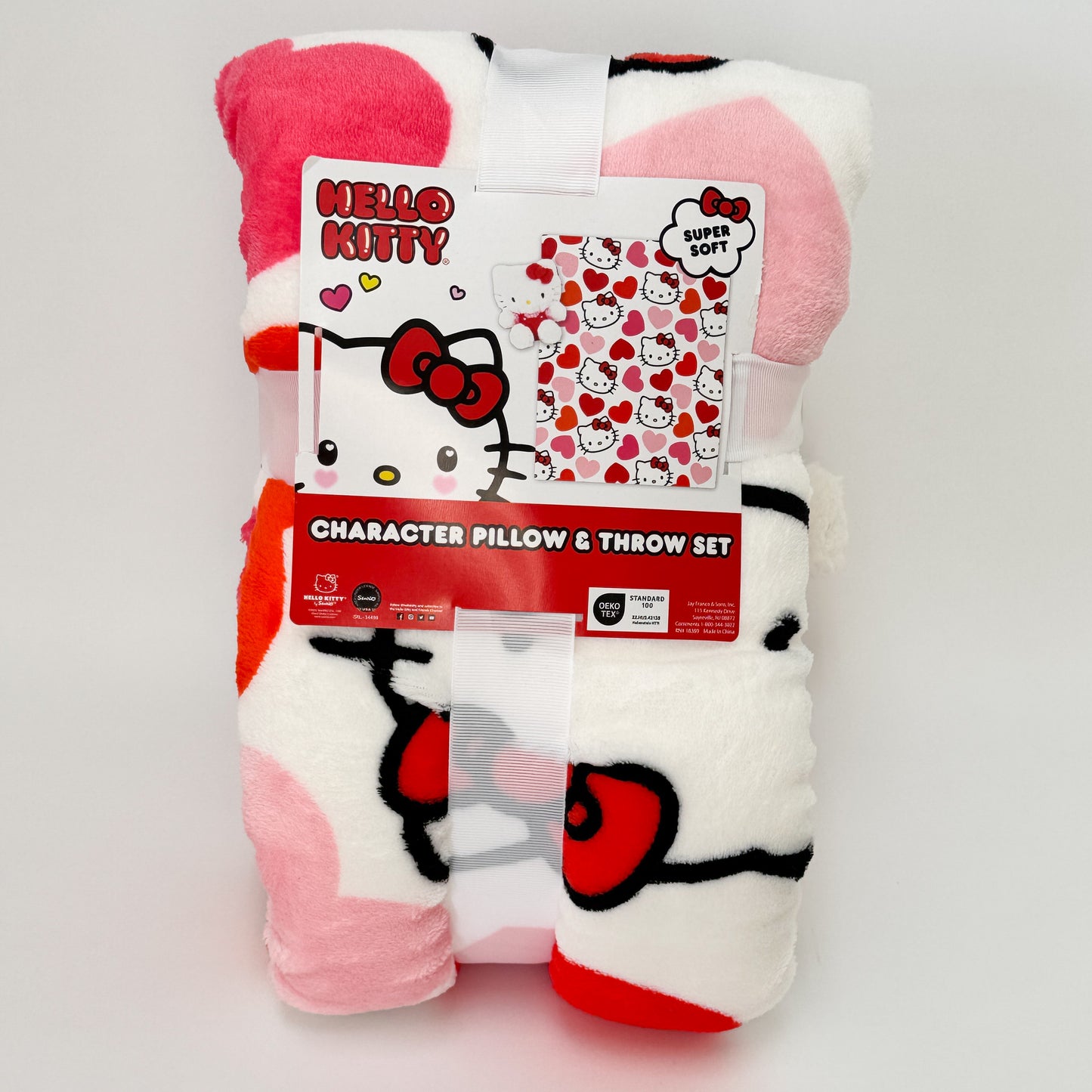 Hello Kitty - couverture et toutou